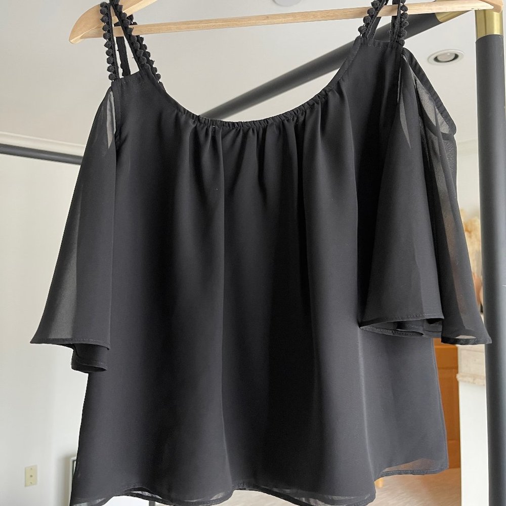 Lovers + Friends Black Off Shoulder Top Size XS